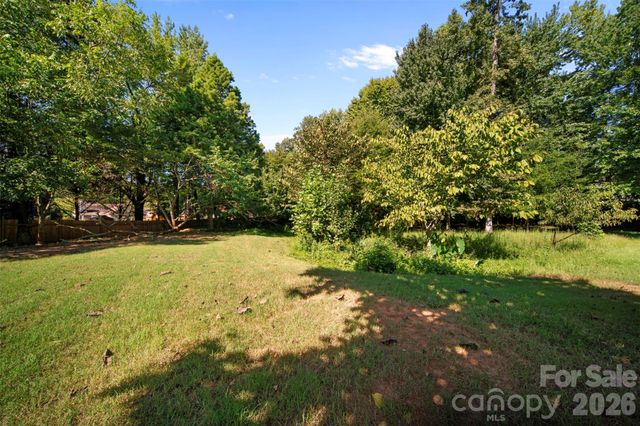 8721 Brookstead Meadow Court, Charlotte, NC 28215