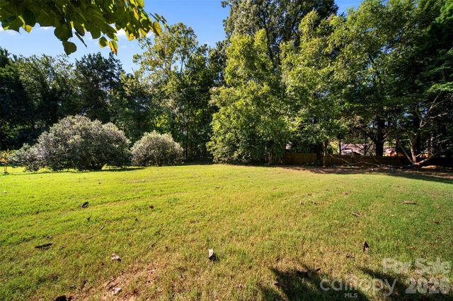 8721 Brookstead Meadow Court, Charlotte, NC 28215