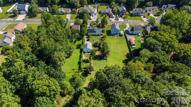 8721 Brookstead Meadow Court, Charlotte, NC 28215