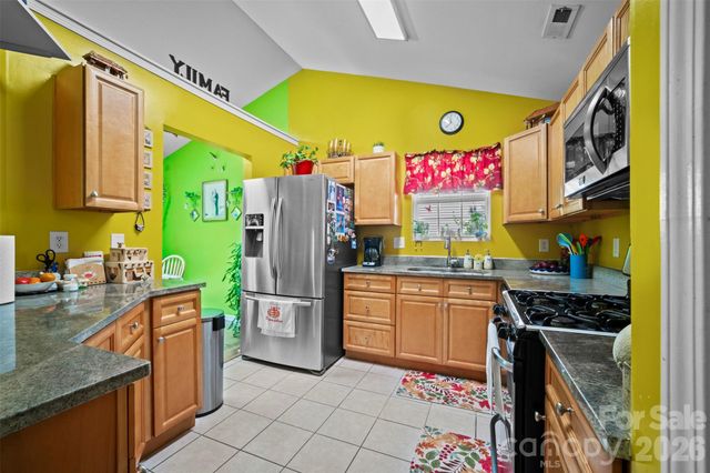 8721 Brookstead Meadow Court, Charlotte, NC 28215