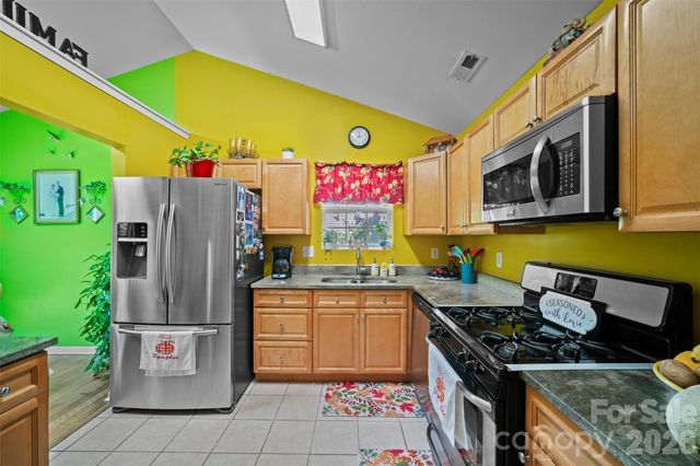8721 Brookstead Meadow Court, Charlotte, NC 28215