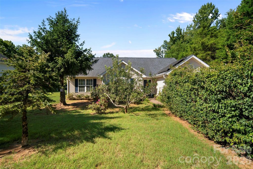 8721 Brookstead Meadow Court, Charlotte, NC 28215
