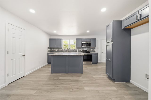 2520 Briarwood Lane, Bellmead, TX 76705