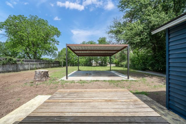 2520 Briarwood Lane, Bellmead, TX 76705