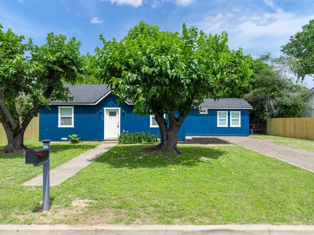 2520 Briarwood Lane, Bellmead, TX 76705