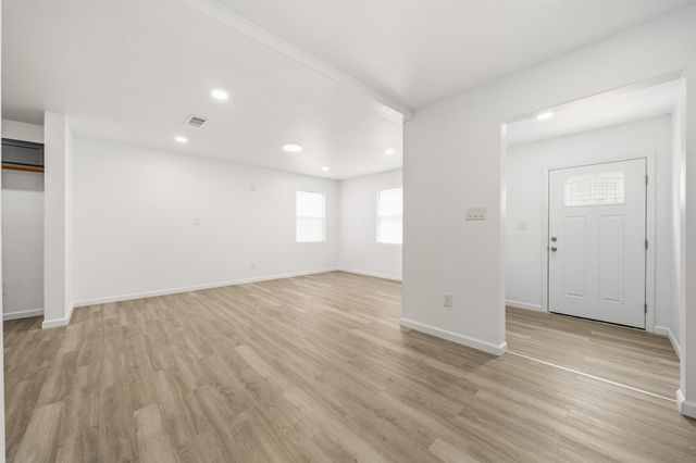 2520 Briarwood Lane, Bellmead, TX 76705
