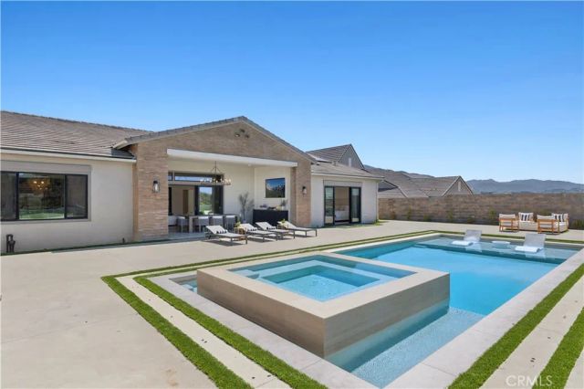 18411 Boulder Bluff, Silverado, CA 92676