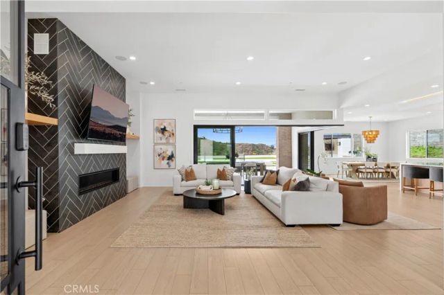 18411 Boulder Bluff, Silverado, CA 92676
