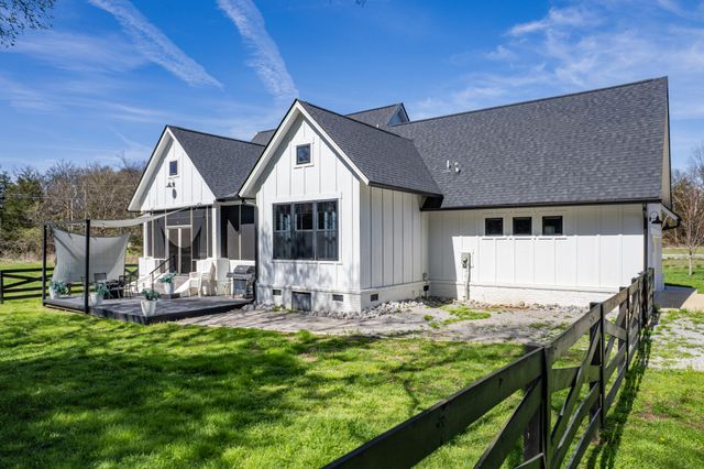 4770 Delina Rd, Cornersville, TN 37047