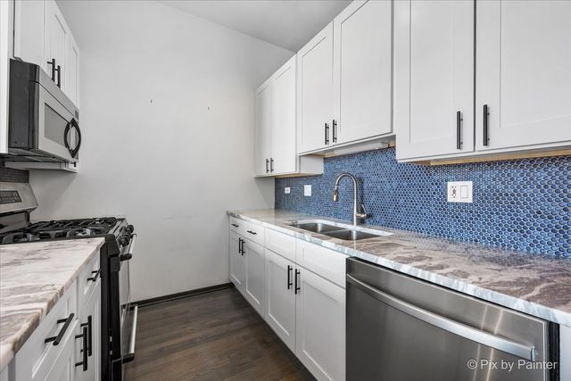 1201 W Adams Street 403, Chicago, IL 60607