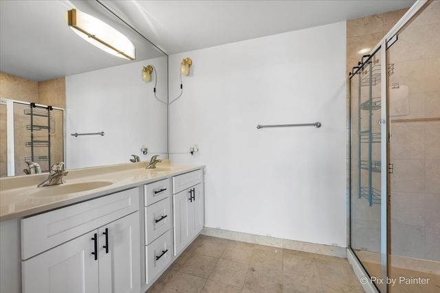 1201 W Adams Street 403, Chicago, IL 60607