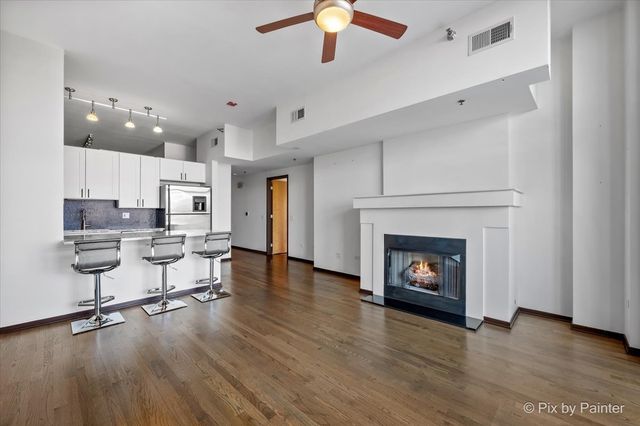 1201 W Adams Street 403, Chicago, IL 60607