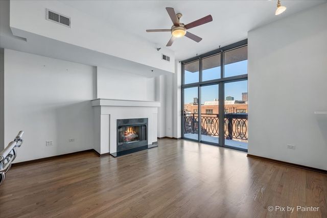 1201 W Adams Street 403, Chicago, IL 60607