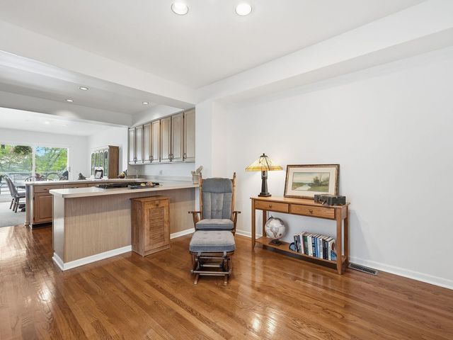 26435 N Ridge Court, Mundelein, IL 60060