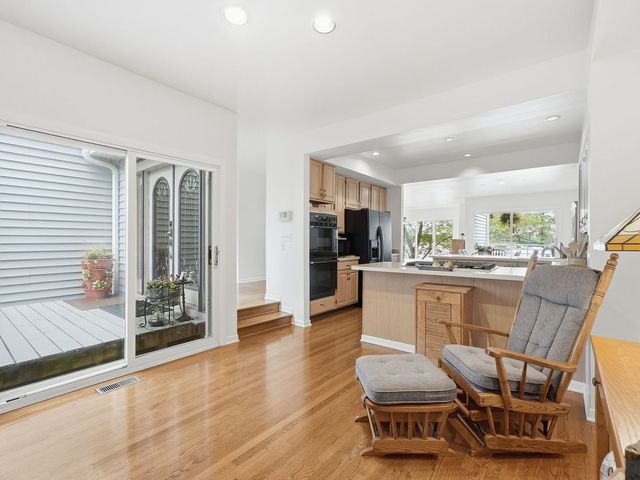 26435 N Ridge Court, Mundelein, IL 60060