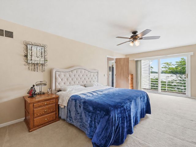 26435 N Ridge Court, Mundelein, IL 60060