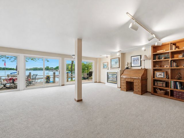 26435 N Ridge Court, Mundelein, IL 60060