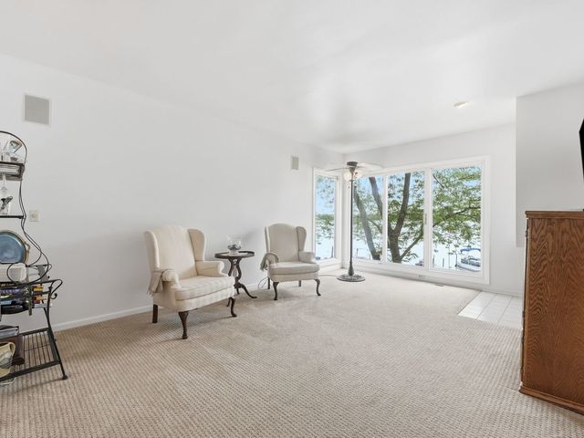 26435 N Ridge Court, Mundelein, IL 60060
