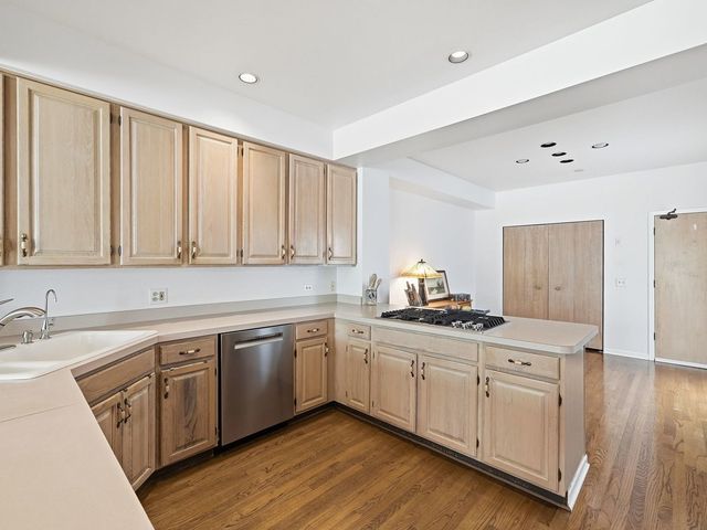 26435 N Ridge Court, Mundelein, IL 60060