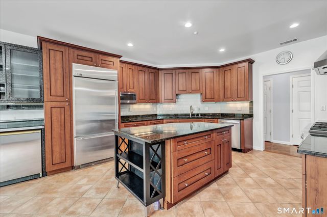 76 Suzie Drive 76, Newtown, CT 06470