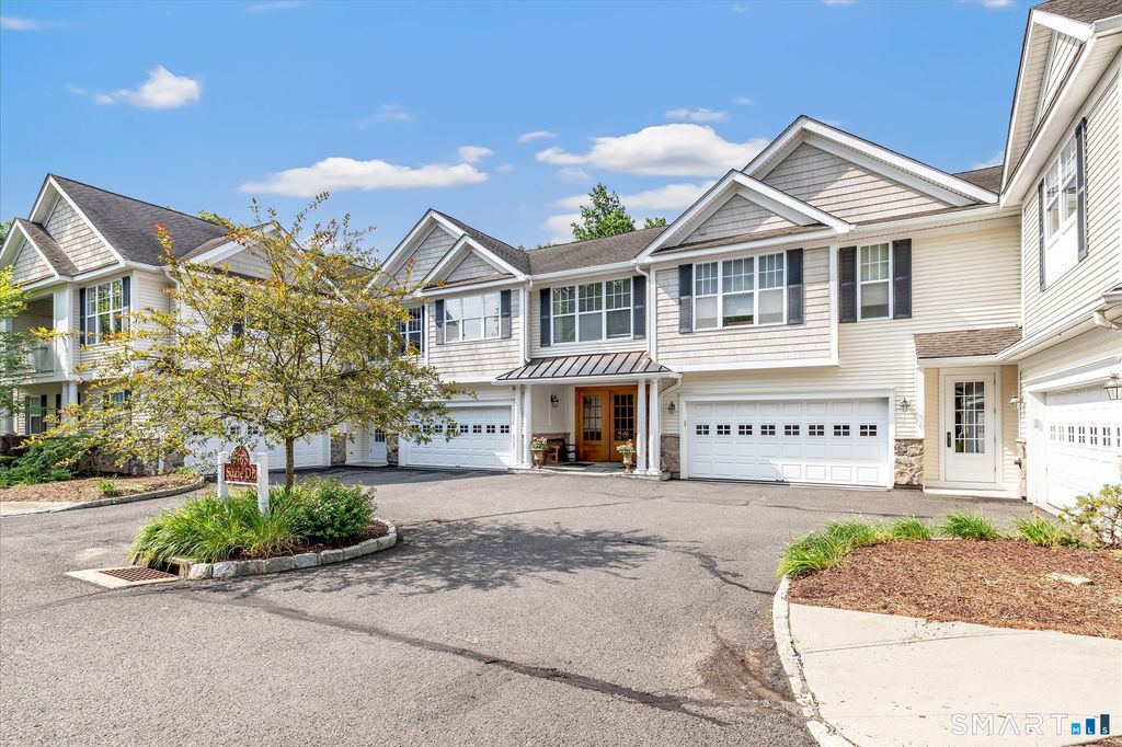 76 Suzie Drive 76, Newtown, CT 06470