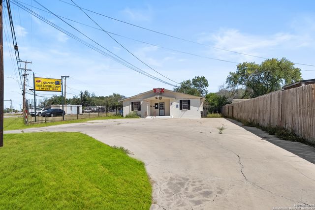 5710 Old Pearsall, San Antonio, TX 78242