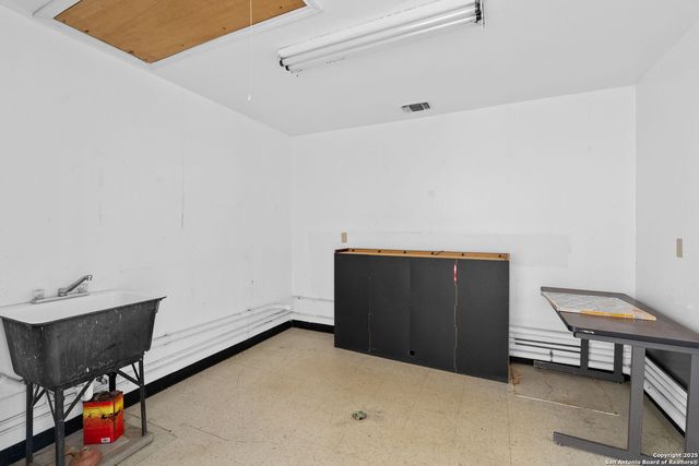 5710 Old Pearsall, San Antonio, TX 78242