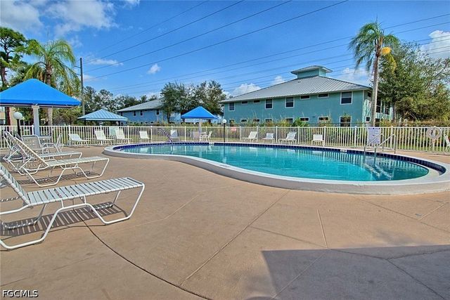 1100 Pondella RD 807, Cape Coral, FL 33909