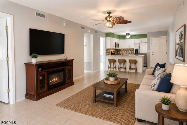 1100 Pondella RD 807, Cape Coral, FL 33909