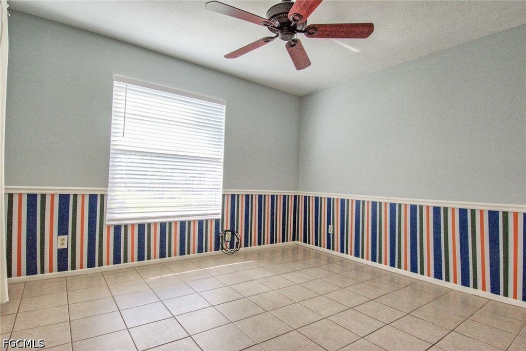 Image 15 of property listing at 1100 Pondella RD 807, Cape Coral, FL 33909