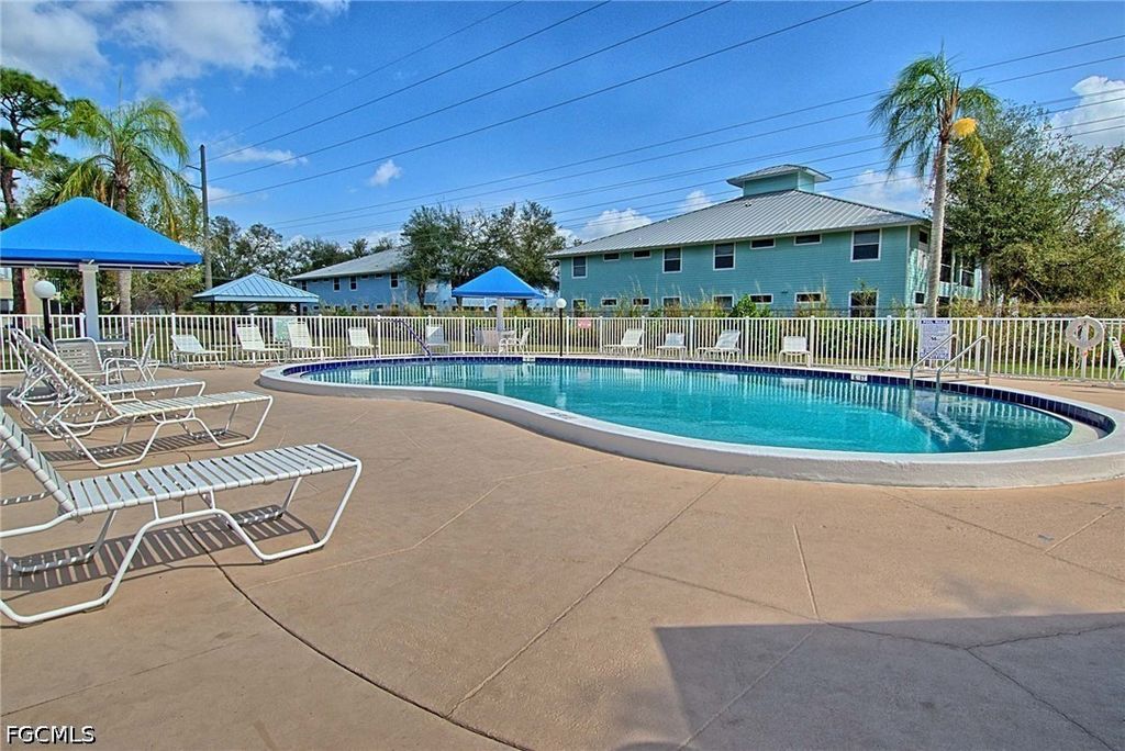 Image 20 of property listing at 1100 Pondella RD 807, Cape Coral, FL 33909