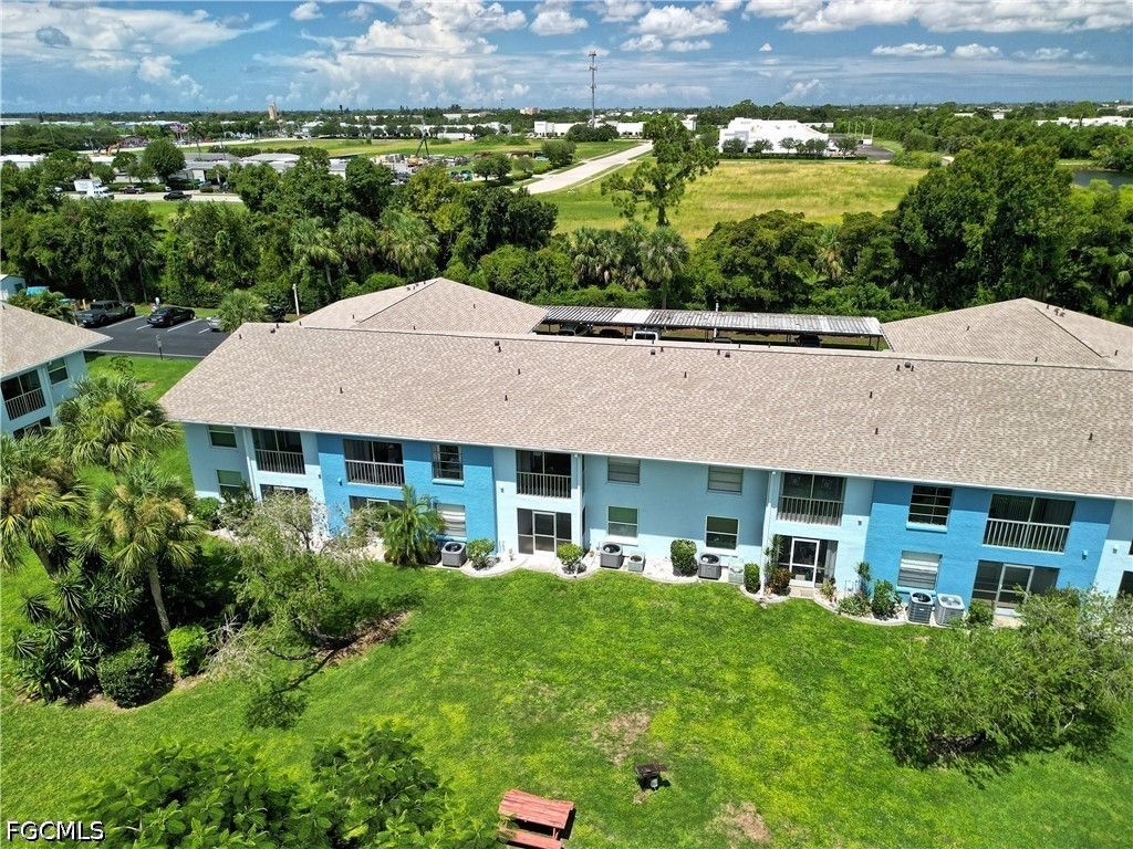 Image 27 of property listing at 1100 Pondella RD 807, Cape Coral, FL 33909