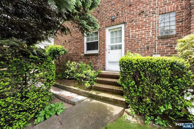 1028 Harvard Place, Fort Lee, NJ 07024