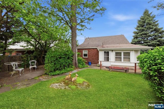1028 Harvard Place, Fort Lee, NJ 07024