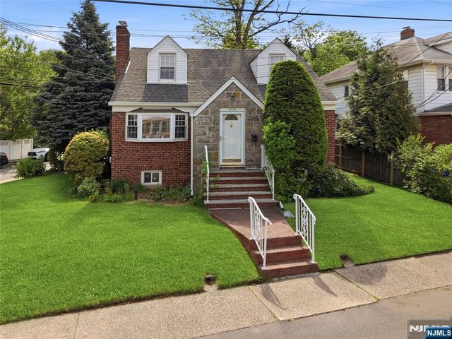 1028 Harvard Place, Fort Lee, NJ 07024