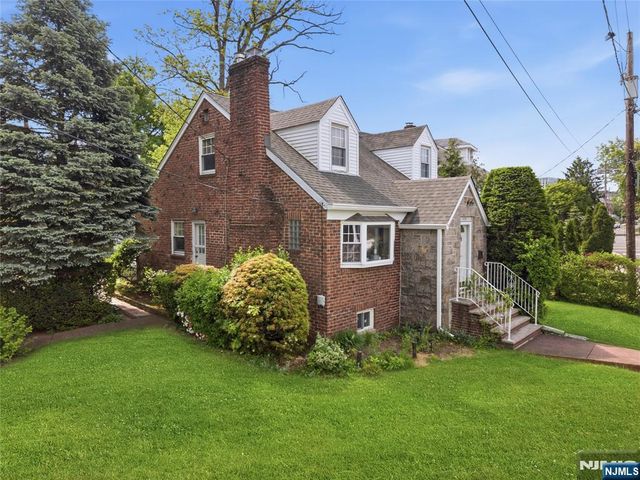 1028 Harvard Place, Fort Lee, NJ 07024