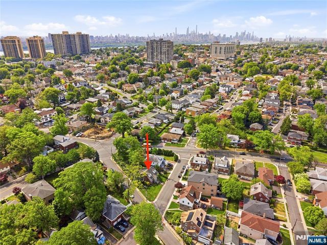 1028 Harvard Place, Fort Lee, NJ 07024