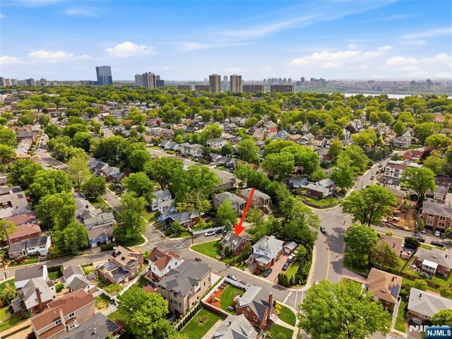1028 Harvard Place, Fort Lee, NJ 07024