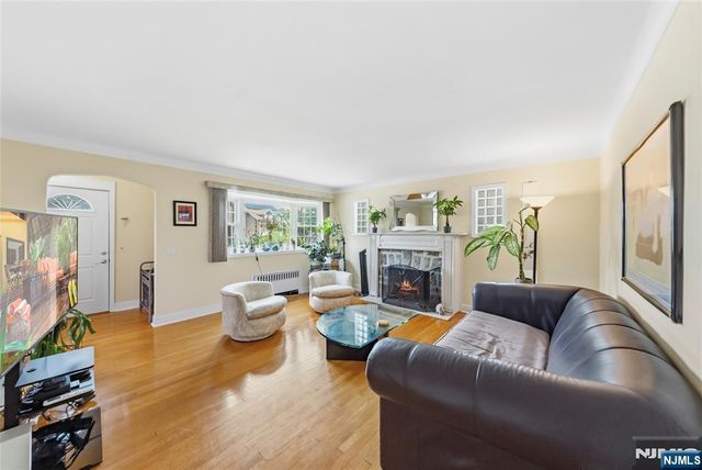 1028 Harvard Place, Fort Lee, NJ 07024