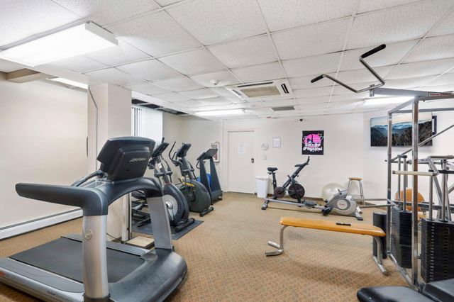 1304 W Medicine Lake Drive 202, Plymouth, MN 55441