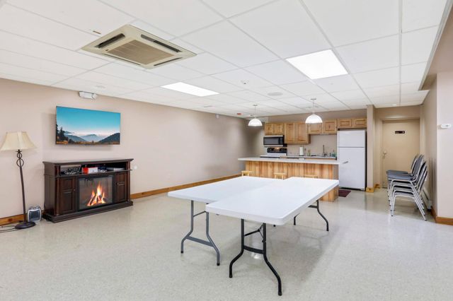 1304 W Medicine Lake Drive 202, Plymouth, MN 55441