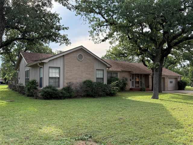 1201 NW 7th Avenue, Mineral Wells, TX 76067