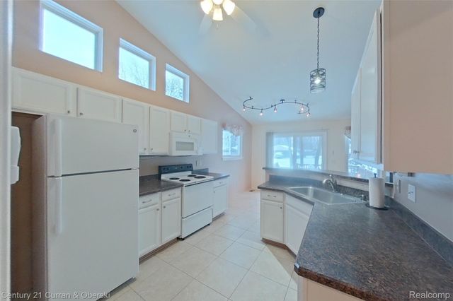 37257 Amhurst Drive 28, Westland, MI 48185