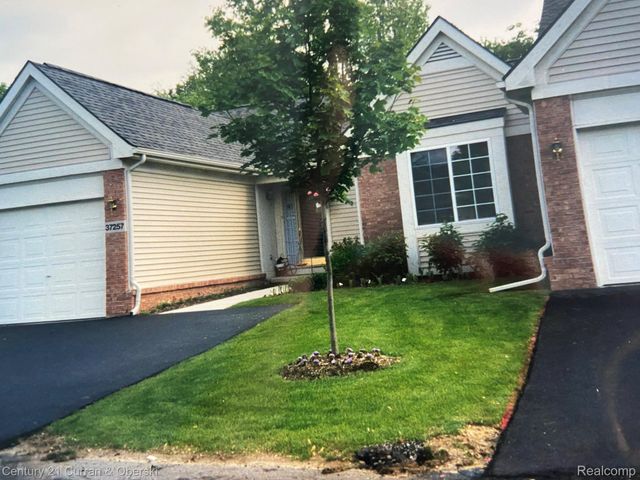 37257 Amhurst Drive 28, Westland, MI 48185