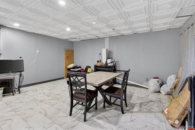 454 E Atherton Road, Flint, MI 48507