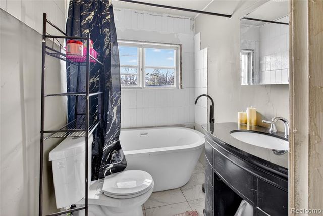 454 E Atherton Road, Flint, MI 48507
