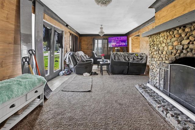 454 E Atherton Road, Flint, MI 48507