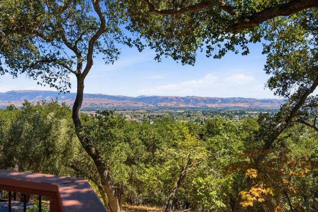 8411 Goldenrod Circle, Gilroy, CA 95020