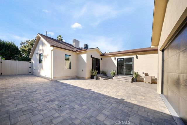 5700 Vista Del Monte, Sherman Oaks, CA 91411