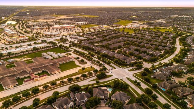 5102 Hawthorne Bend Drive, Katy, TX 77494